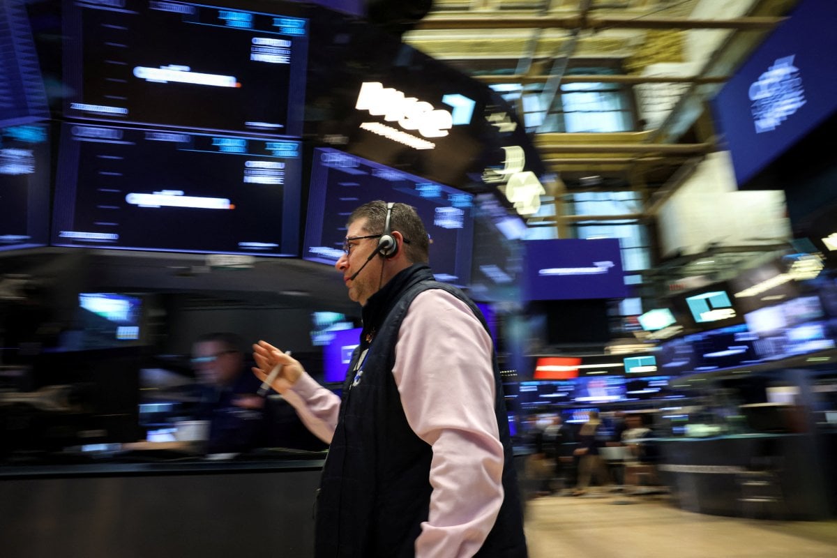 Femasys CFO Dov Elefant buys $50,000 in company stock